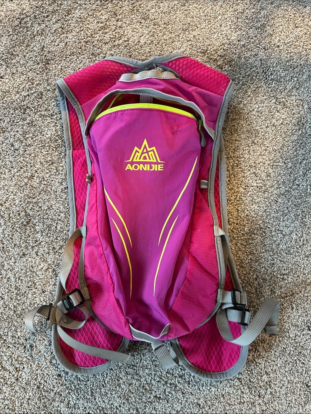 Aonijie Women's Pink Hydration Running Backpack Vest